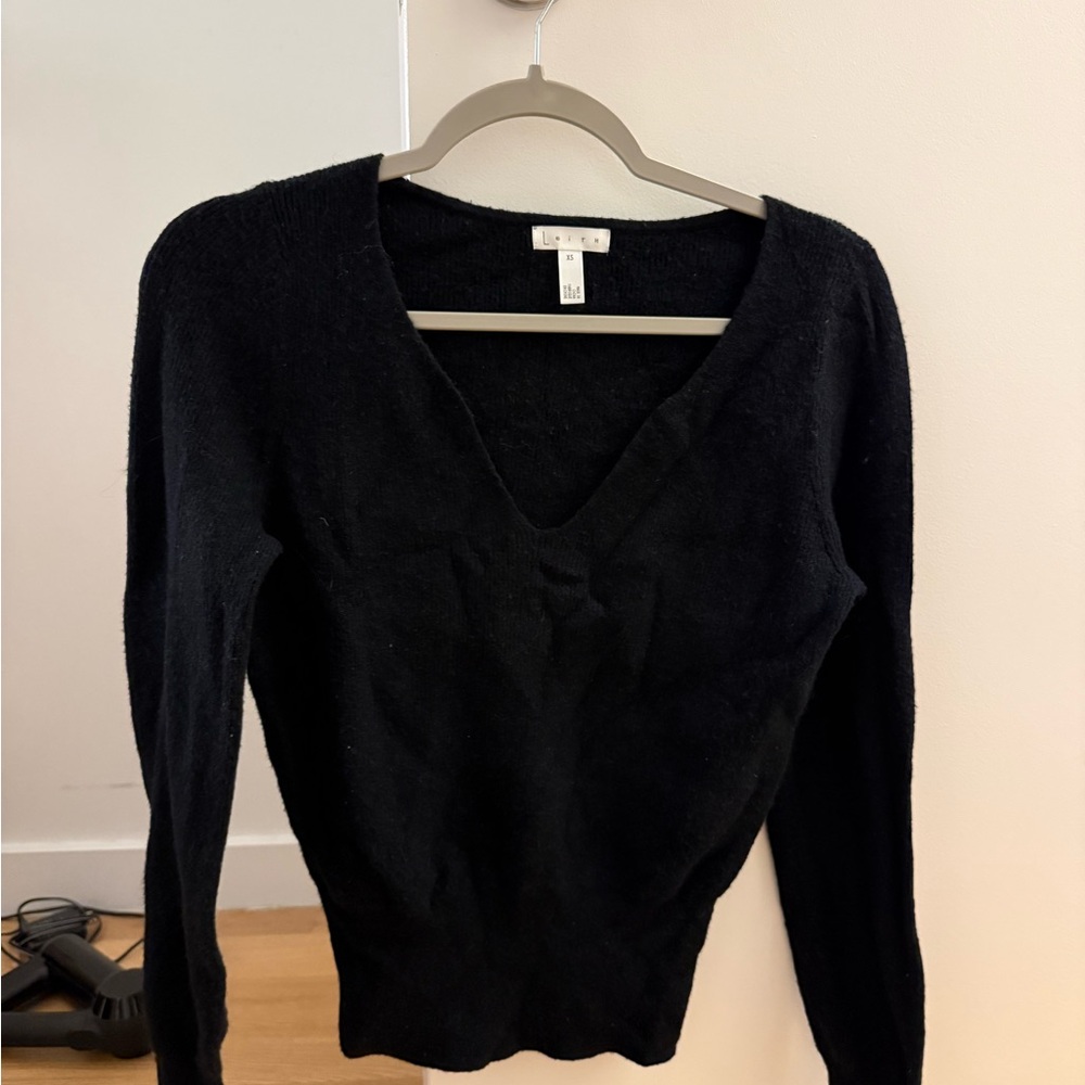 Leith Classic Black V-Neck Sweater Size XS